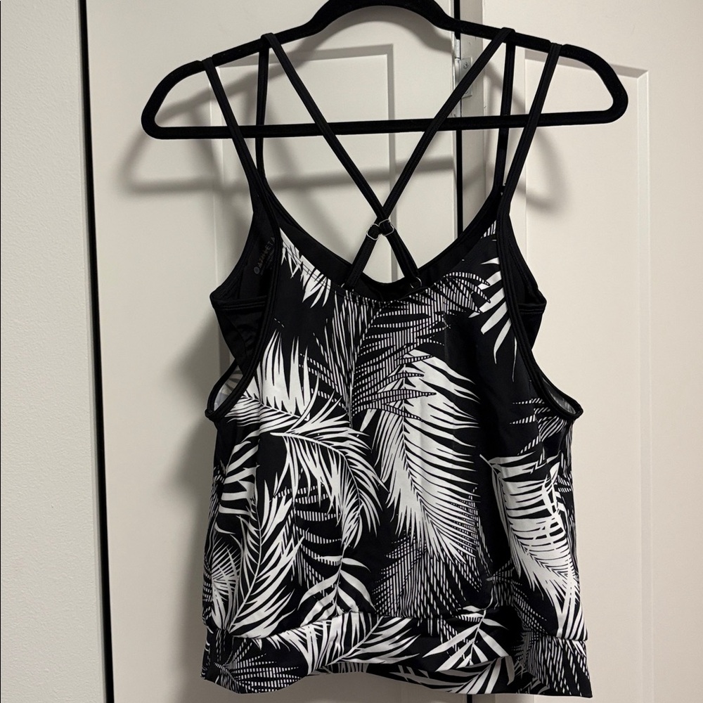NEW [Athleta] Black/White Sandy Beach Tankini Swim Swimsuit Top Women's 34B/C - Picture 6 of 11